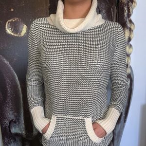 Old navy turtleneck sweater